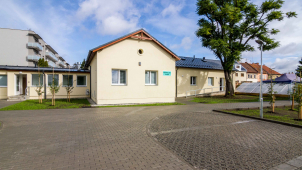 V opravené budově bývalé nemocnice je pečovatelská služba