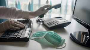 Olomouc pomáhá seniorům s registrací k očkování proti covidu