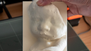 V porodnici fakultky tisknou nastávajícím rodičům 3D model mimina
