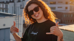 Originální trika i kšiltovky pomáhají potřebným dětem