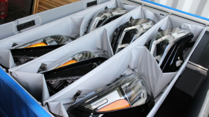 Dva muži ukradli světla za téměř dva miliony