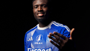 Obránce Stephane Noumbissie přichází do Sigmy