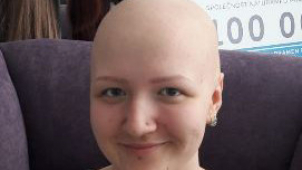 Nemocná dívka chce vlasy. Pomůžete jí?