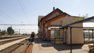 Tragédie v Mohelnici: Nepozorný muž přecházel koleje