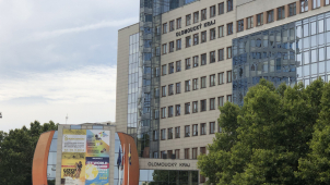 Krajskou krizovou linku teď může využít každý