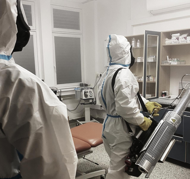 Krajští hasiči používají k dezinfekci přístroj z druhé světové