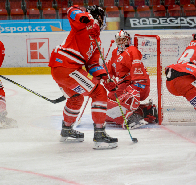 Hokejisté HC Olomouc doma nestačili na Pardubice