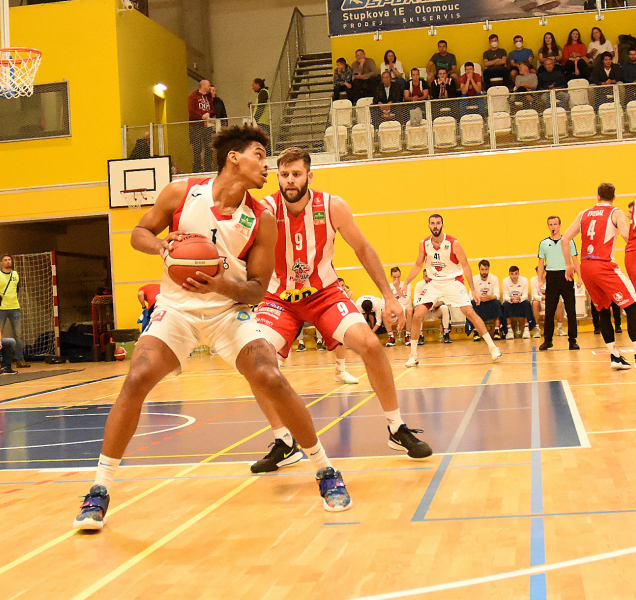 BK REDSTONE jeden poločas na Pardubice nestačil