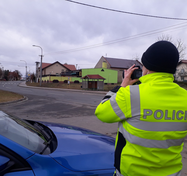 Policisté kontrolovali rychlost, hříšníků bylo přes stovku