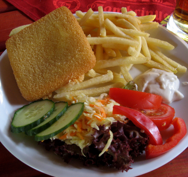 Smažený sýr. Český fenomén, který nám Brusel jako národní specialitu neuzná