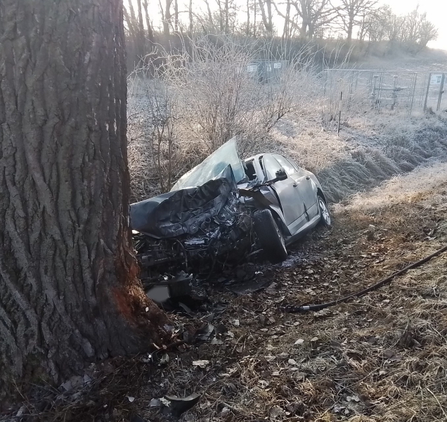 Řidič při nehodě zemřel. Policie hledá svědky tragédie