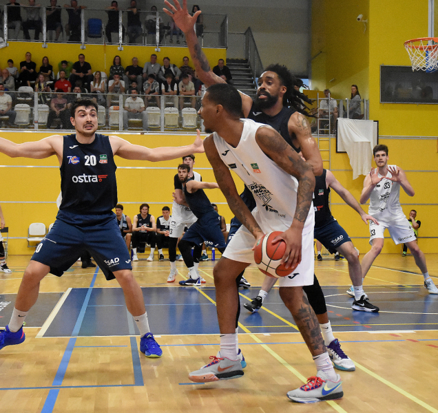 Basketbalisty BK REDSTONE čeká největší favorit na titul