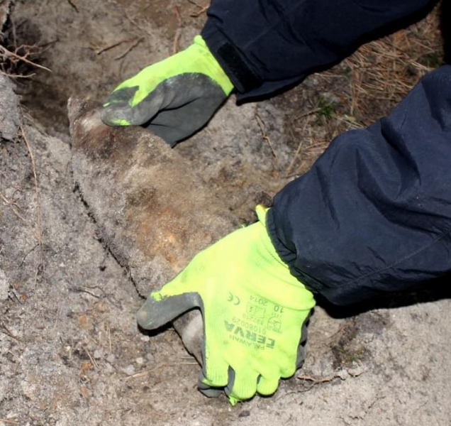 U Lužice našli dělostřelecký granát, obec na nohou