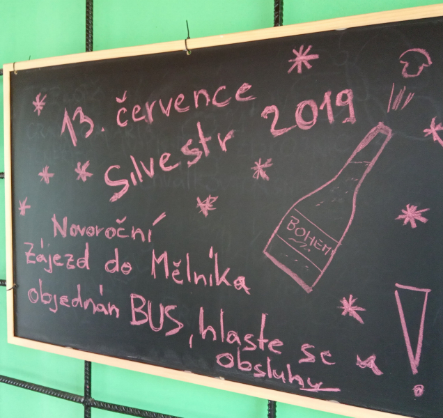 Ve Chválkovicích chystají recesisté v červenci Silvestra