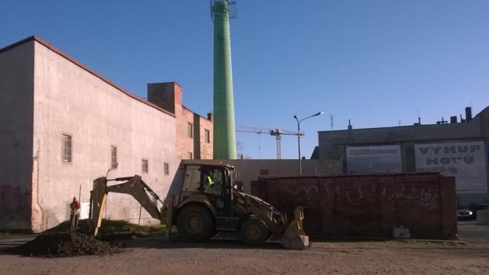 Primátorka Rašková vyzvala Manthellan k vyklizení parkoviště. Podle tiskové mluvčí radnice plochu využívá v souladu se smlouvou