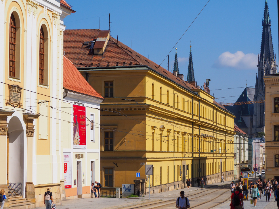 Hanácká kasárna jdou potřetí do aukce