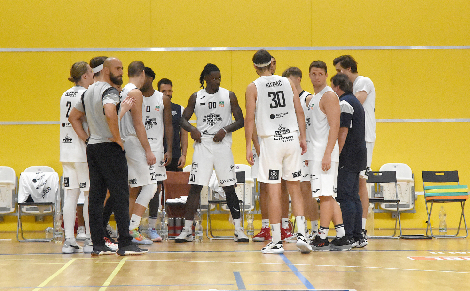 Basketbalisté BK REDSTONE nestačili na Nymburk