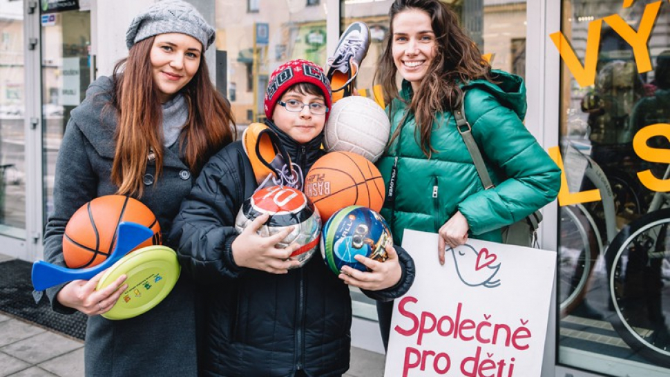 Společně pro děti zakládá web, který pomáhá dětem v nouzi. Pomůžete na Hithitu?