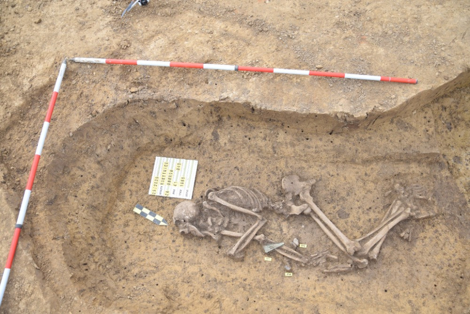 Na trase dálnice odkryli archeologové tisíce let osídlení