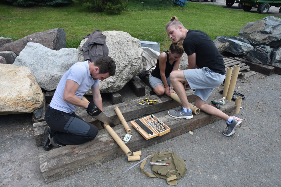 V olomoucké ZOO vyráběli hračky pro zvířata