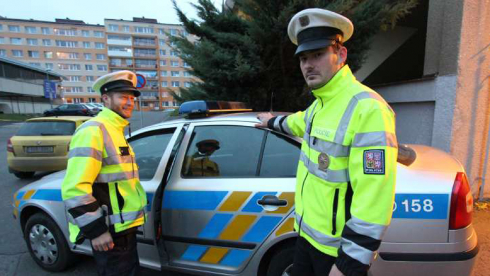 Dopravní policisté na Jesenicku nedali přednost a rozstřelili Octavii